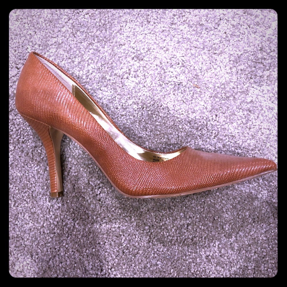 Tan pointed toe heels